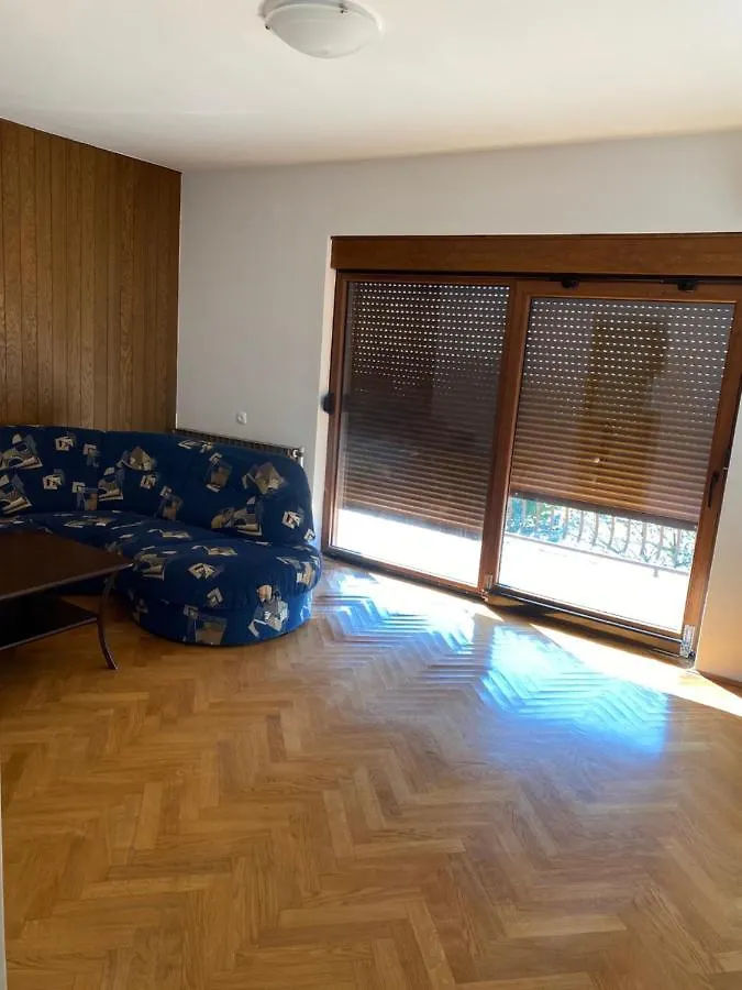 Apartments Gigi オパティヤ